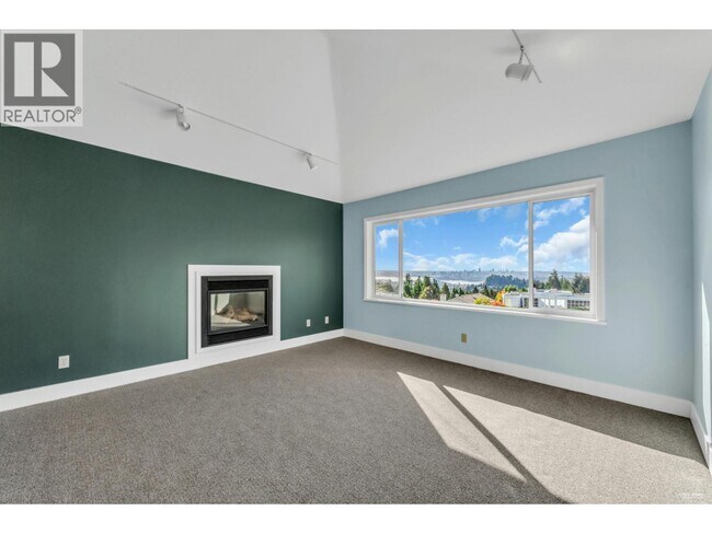 Photo du bâtiment - 845 Pyrford Rd