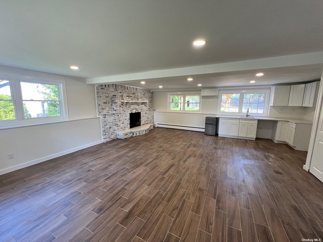 Primary Photo - 32 Malvern Ln