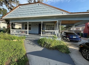 Building Photo - 322 W Crest Ave