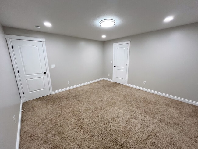 Private bedroom - 1266 W 475 S