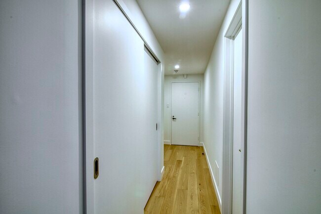 Photo du bâtiment - 4800 Maisonneuve Blvd W