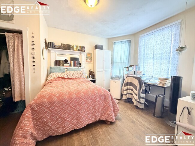 Foto del edificio - 30 Fordham Rd