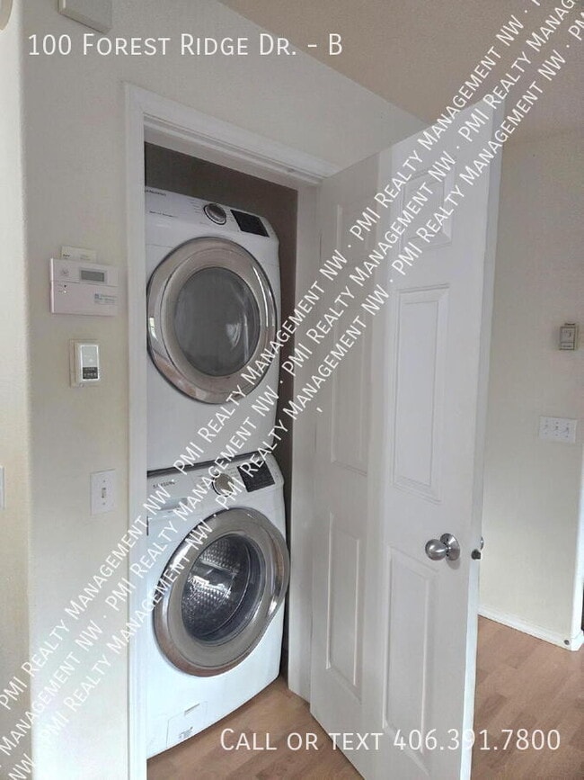 Building Photo - 100 Forest Ridge Dr