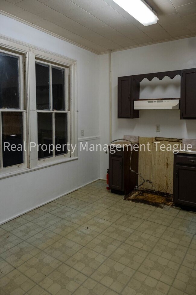 Building Photo - 10 Hurlbut Street ( Goldenview LLC)