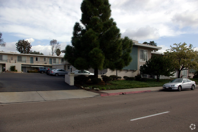 Building Photo - Parkridge Manor Apartments