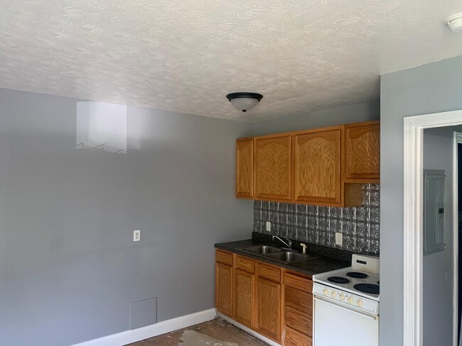 Foto del edificio - 5340 Beechwood Dr