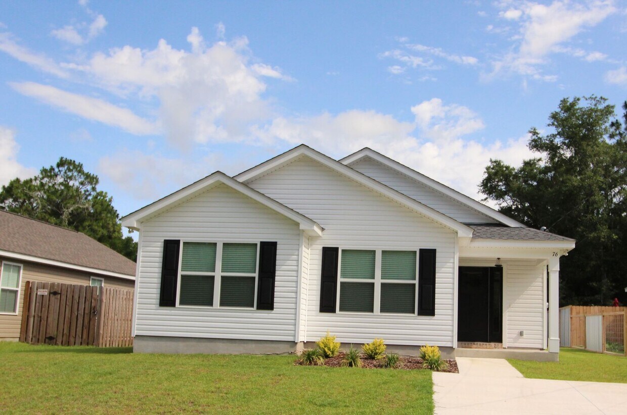 Primary Photo - Spacious 4-Bedroom Home with Modern Upgrad...