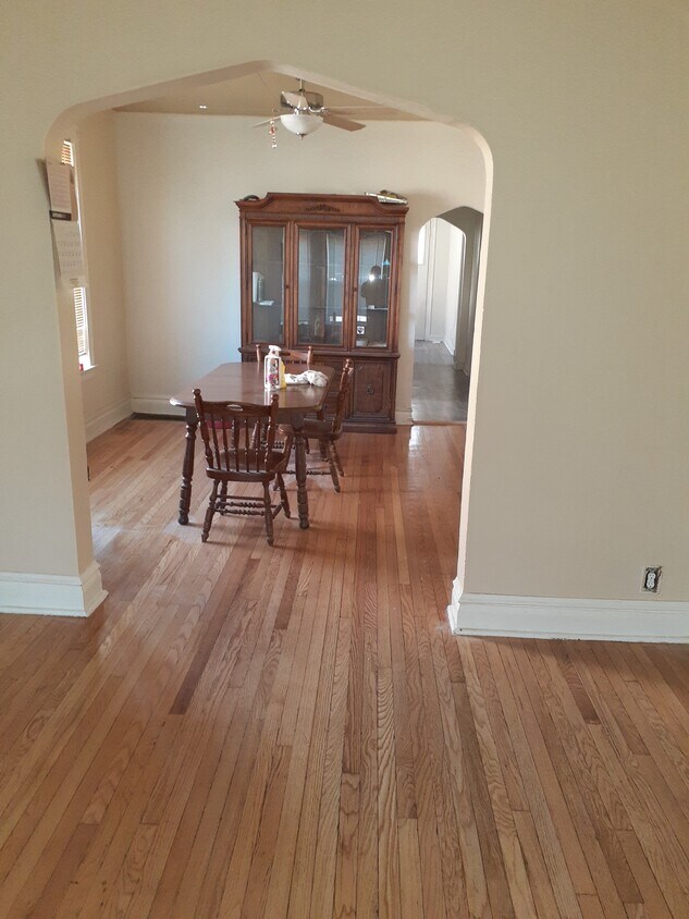 Living room- dining room - 4400 W West End Ave