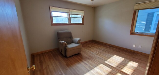 Foto del edificio - 4 Bedroom- Walking distance to BSU