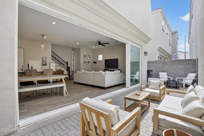 Foto del edificio - 1567 E Shannon St