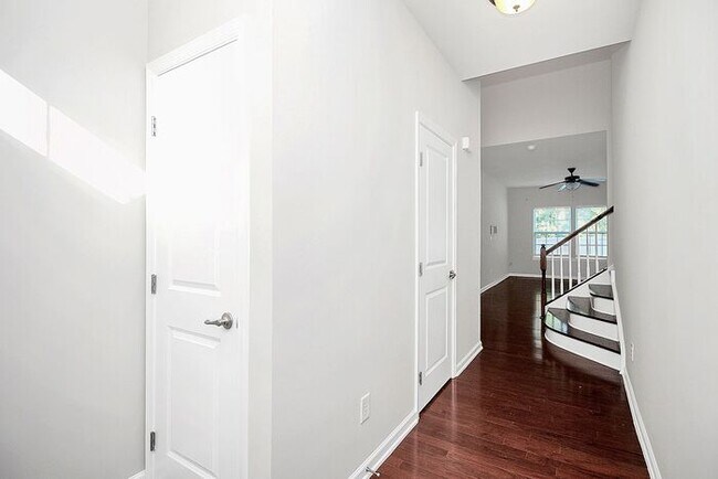 Foto del edificio - Beautiful 3BD/2.5BA Townhome in Ballantyne!