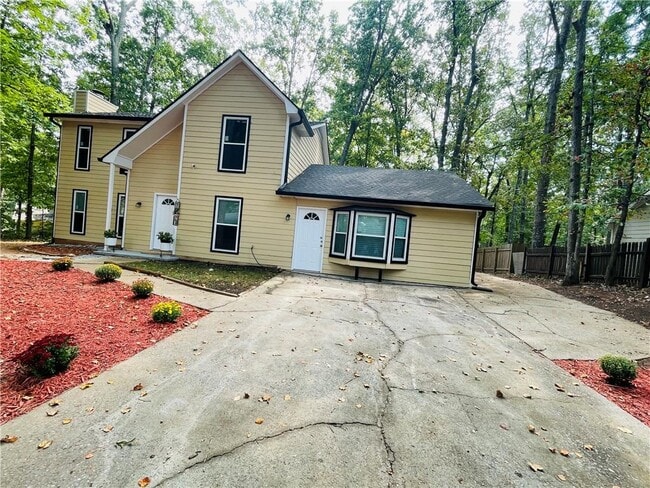 Foto del edificio - 7156 Whitfield Dr