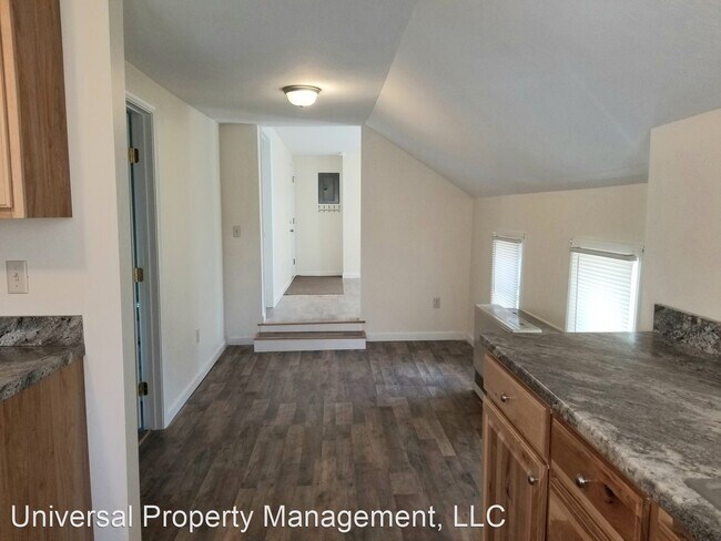 Building Photo - 106 Messer St