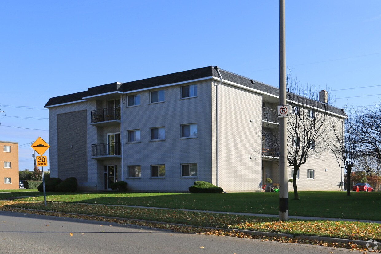 Primary Photo - Traynor Avenue Apartments