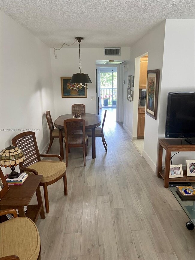 Foto del edificio - 801 SW 133rd Terrace