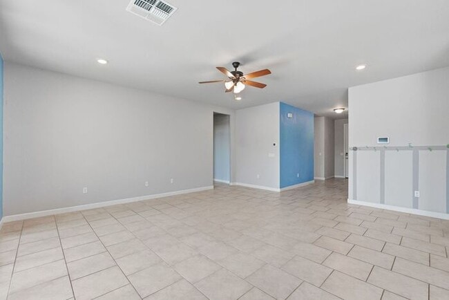 Building Photo - 17985 S Whispering Glen Path
