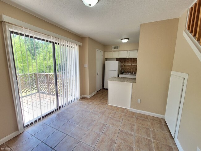 Building Photo - 2 br, 1.5 bath Condo - 4507 Carter Creek P...