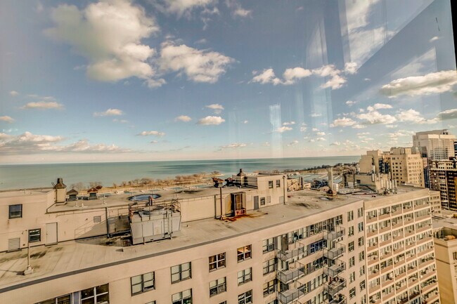 Foto del edificio - 525 W Hawthorne Pl