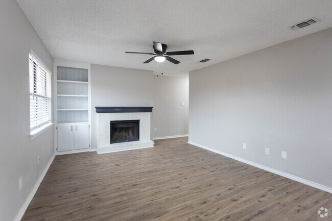 2HAB, 2BA - 1,000 ft² - Liveoak Eighth