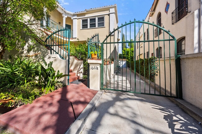 Building Photo - 166 N Arnaz Dr