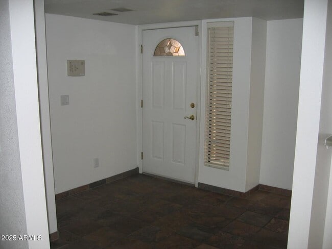 Foto del edificio - 1315 E Susan Ln