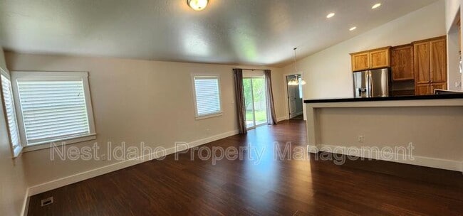 Building Photo - 5140 W Brunmier Dr