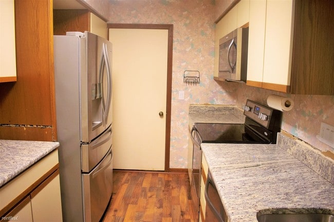 Building Photo - 2 br, 2.5 bath Condo - 225 Woodstone Rd