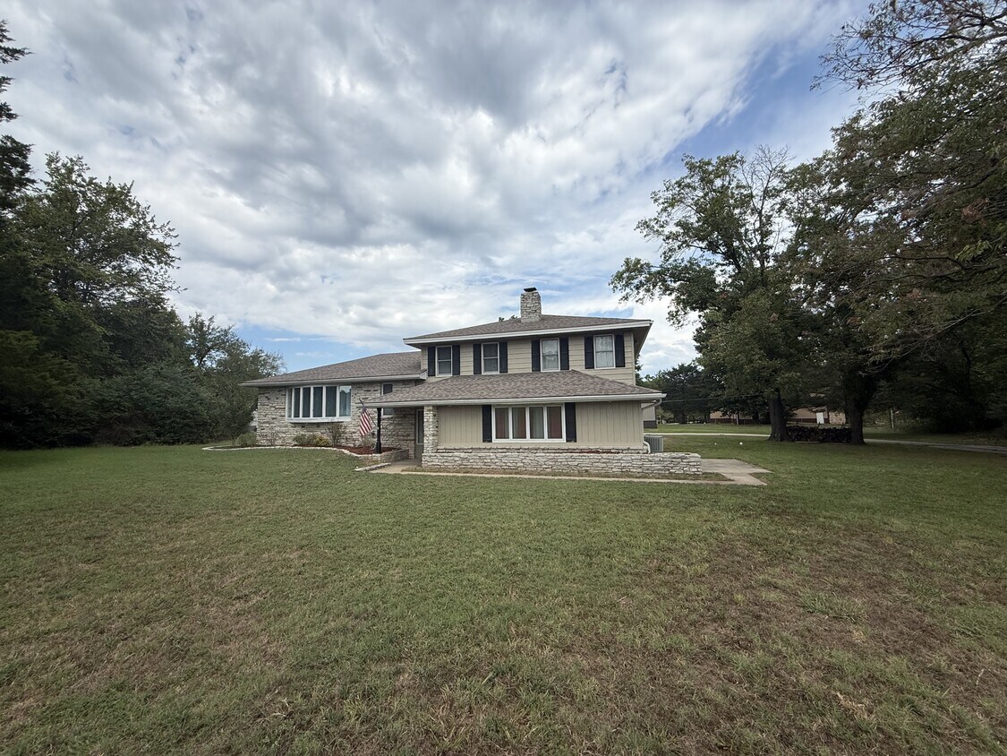 Building Photo - 19637 County Rd 1546