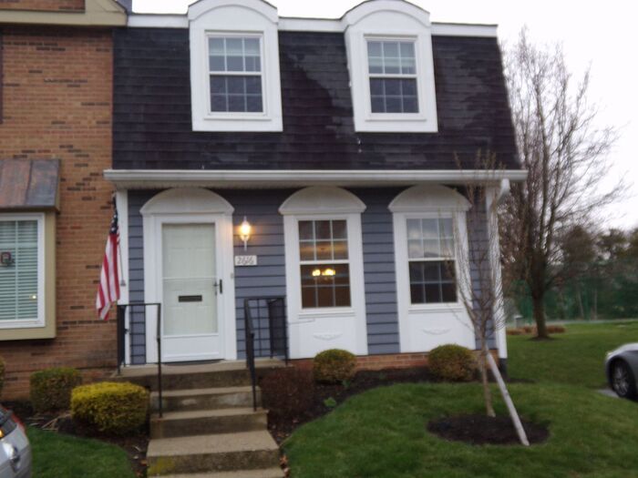 Foto principal - Updated 3 Bed 2.5 Bath Centerville Condo