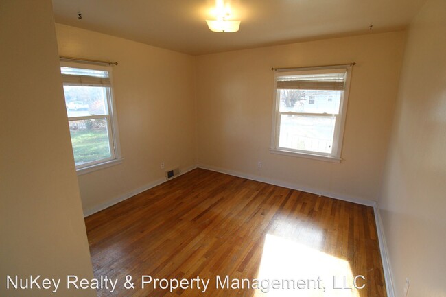 Building Photo - 4 br, 2 bath House - 4004 N Cedar St.