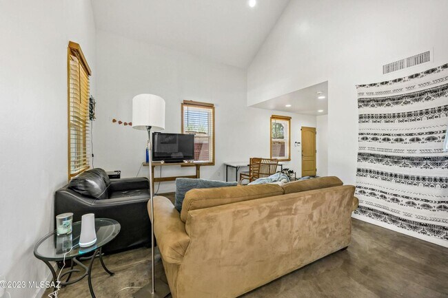 Foto del edificio - PRELEASE August 2026! West University Home!