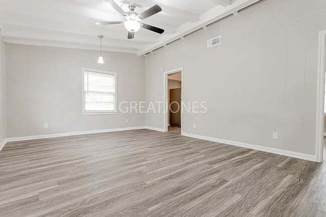 Building Photo - 4121 Calhoun Dr