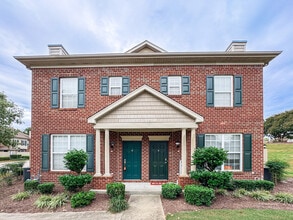Building Photo - 1017 Farrcroft Way