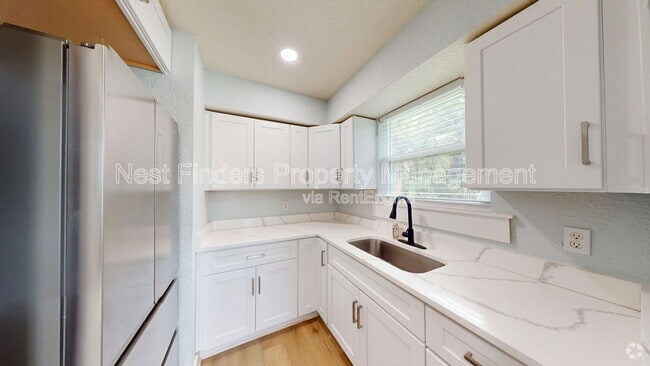 Building Photo - 216 9th St S