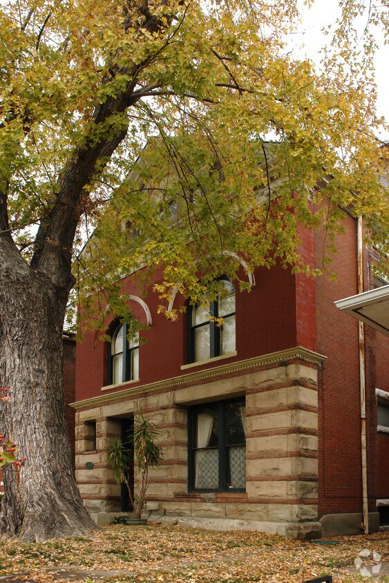 Building Photo - 539 W St Catherine St
