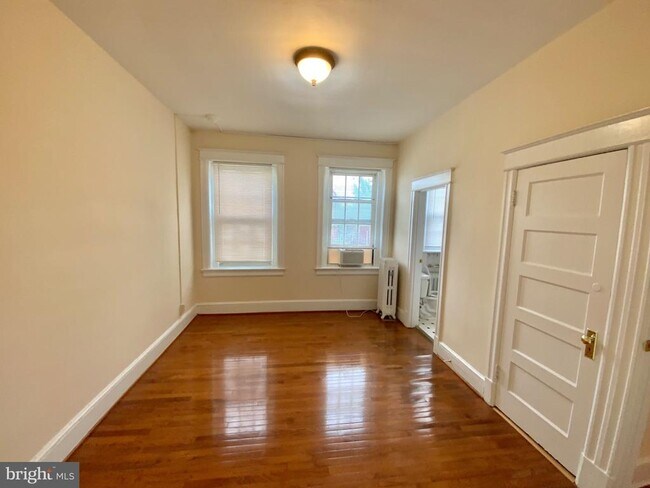 Foto del edificio - 1864 Columbia Rd NW
