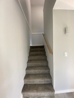 Photo du bâtiment - 102 102 Ave