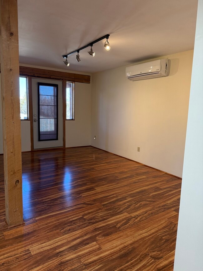 Foto del edificio - 4210 Ravine Rd