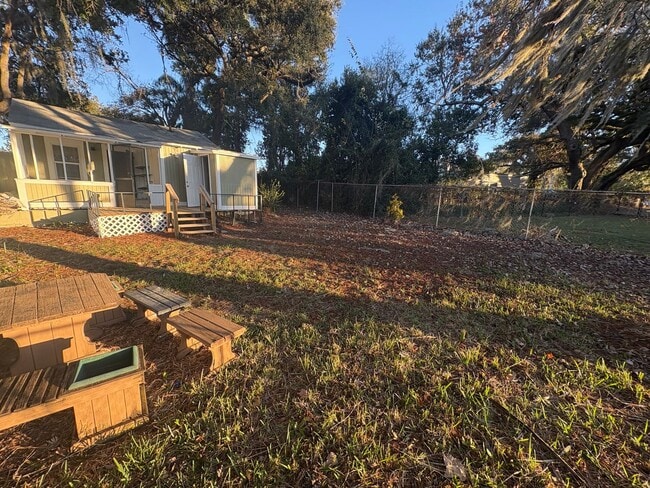 Foto del edificio - Cottage Home 2/2 Overlooking Lake Euclid in Leesburg