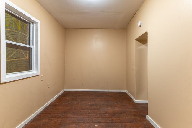 Foto del edificio - Modern Renovated Studio For Rent!