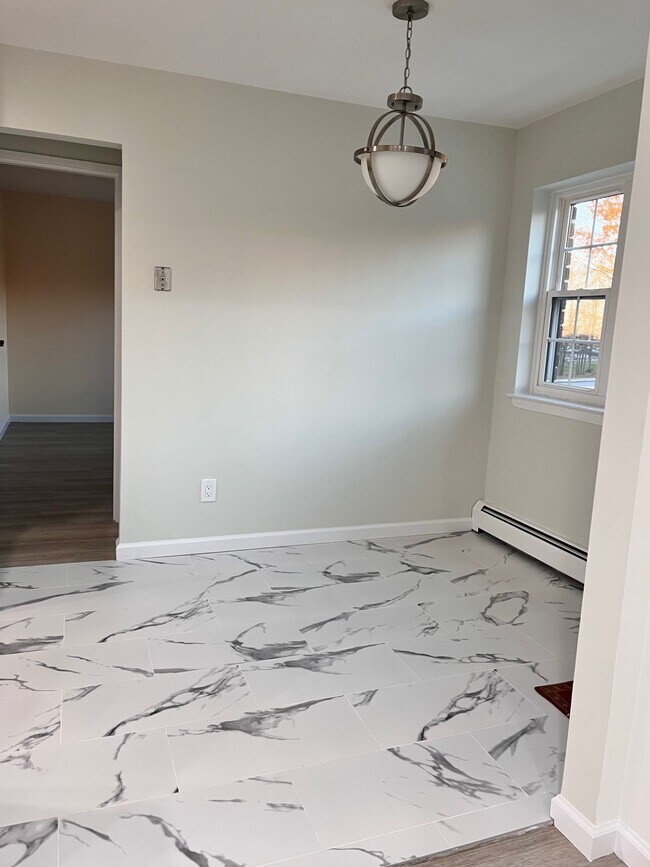 50 Donna Ct Unit 2nd Fl, Staten Island, NY 10314 Condo for Rent in