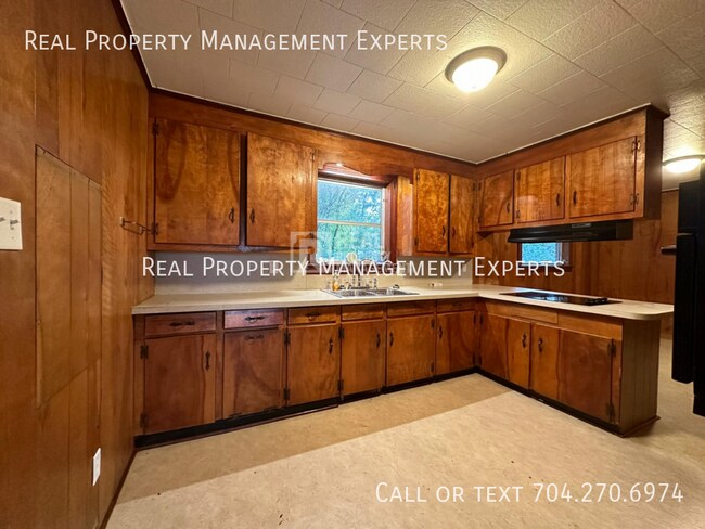 Foto del edificio - 1396 Shinnville Rd