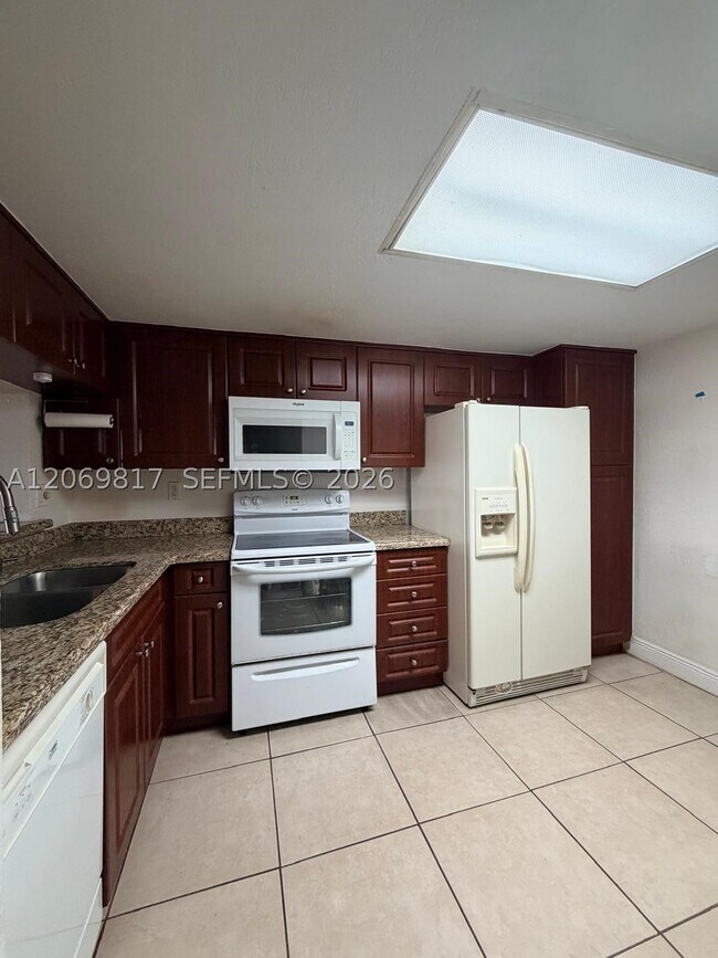 Foto del edificio - 721 SW 113th Terrace