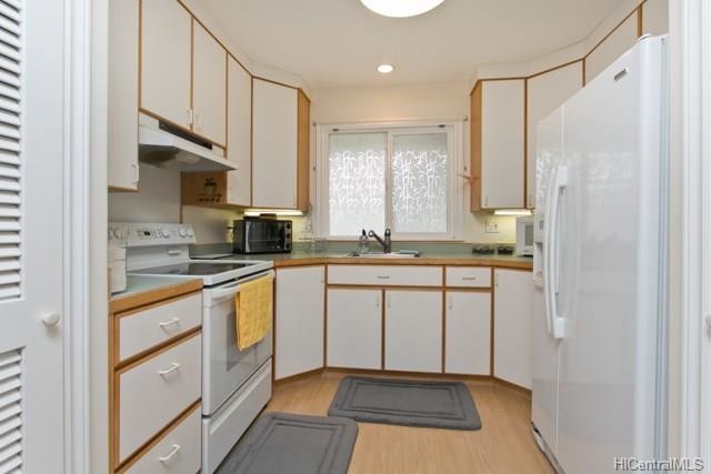 Building Photo - 3310A Halelani Dr