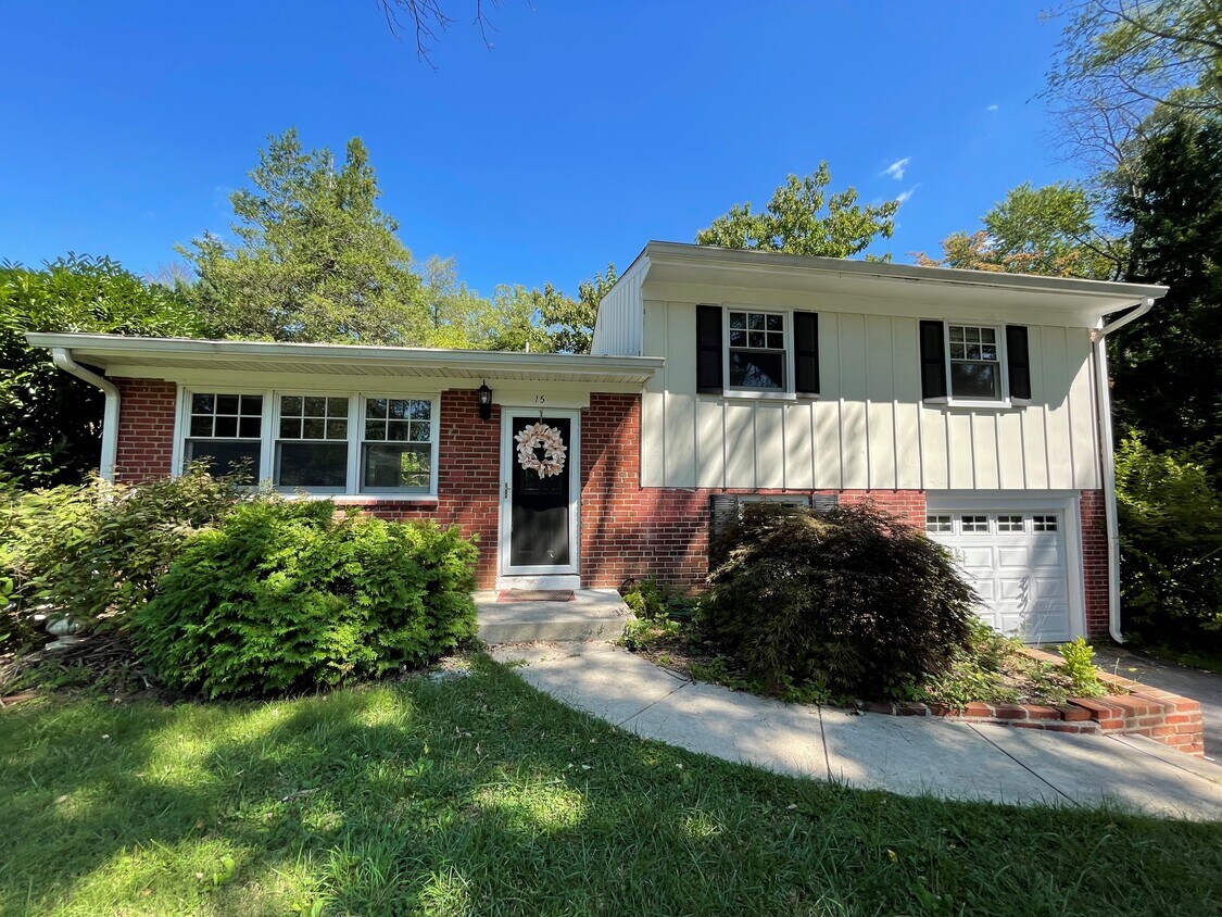 15 E Golf Club Ln, Paoli, PA 19301 House Rental in Paoli, PA