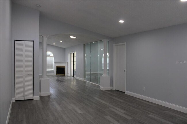 Foto del edificio - 3801 105th Ave N
