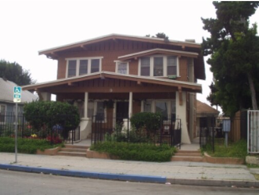 Building Photo - 443-445 N Daisy Ave