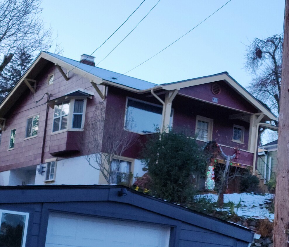 Primary Photo - 321 S Summit Ave