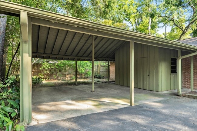 Building Photo - 1031 Ridgeley Dr