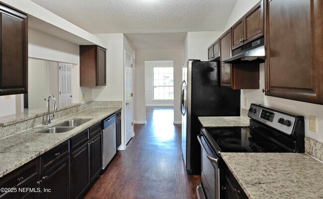 Foto del edificio - 10249 Secret Harbor Ct